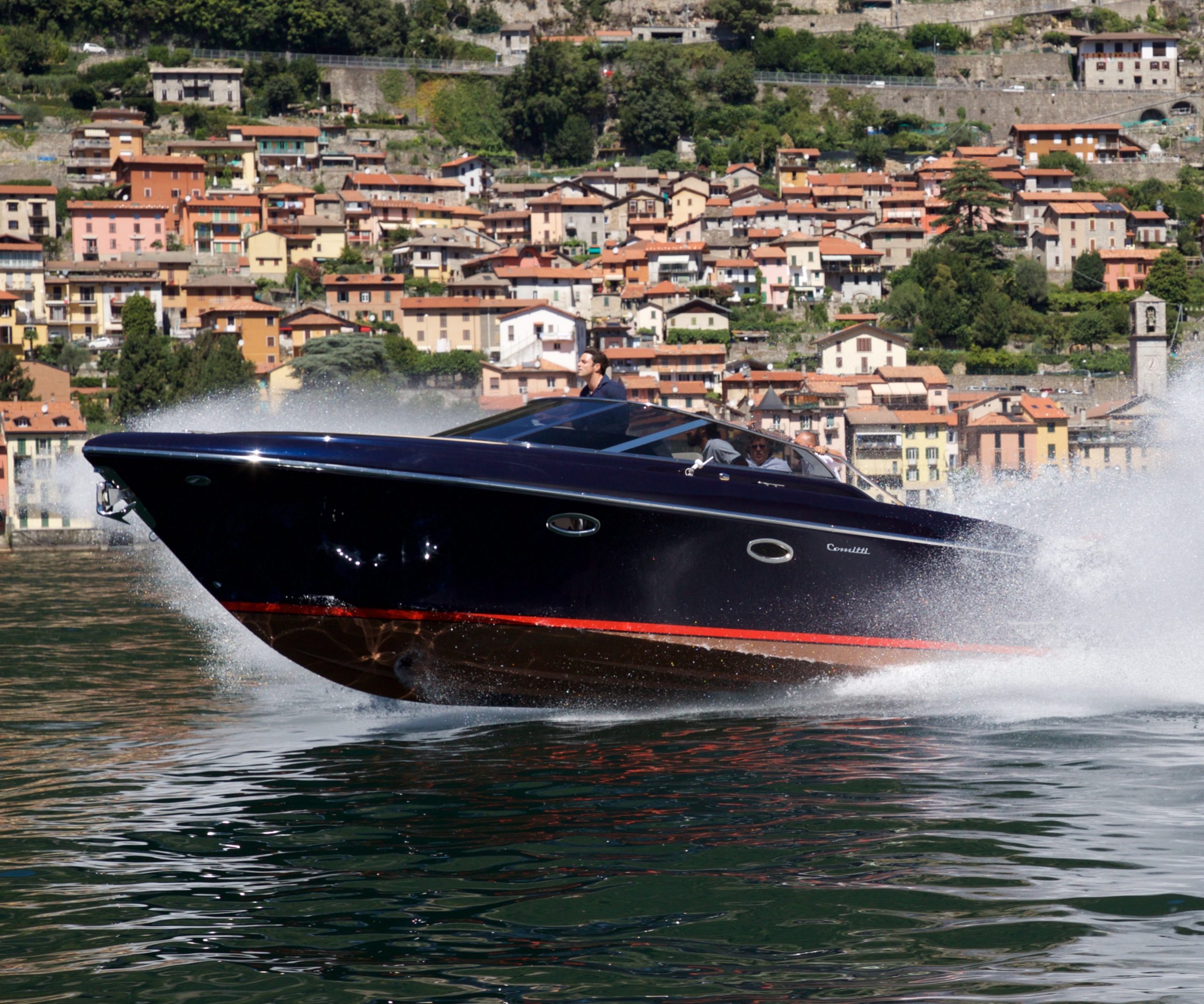 The new Comitti BREVA 35 motorboat makes its UK debut at The Ocean ...